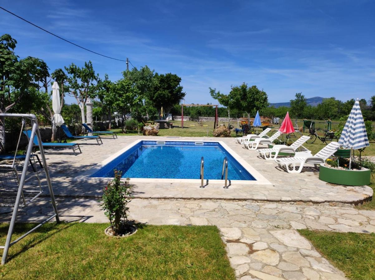 Gradac  Nikini Dvoriヴィラ エクステリア 写真