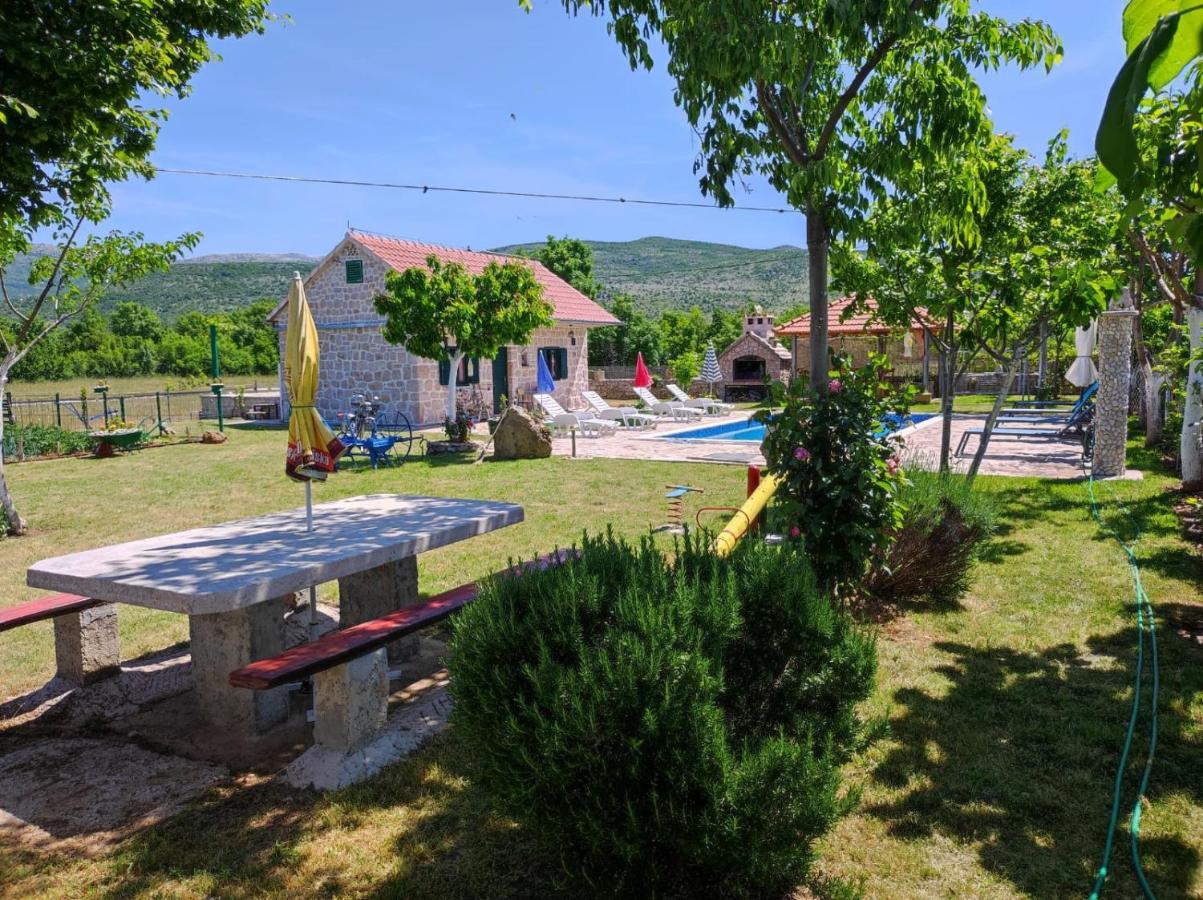 Gradac  Nikini Dvoriヴィラ エクステリア 写真